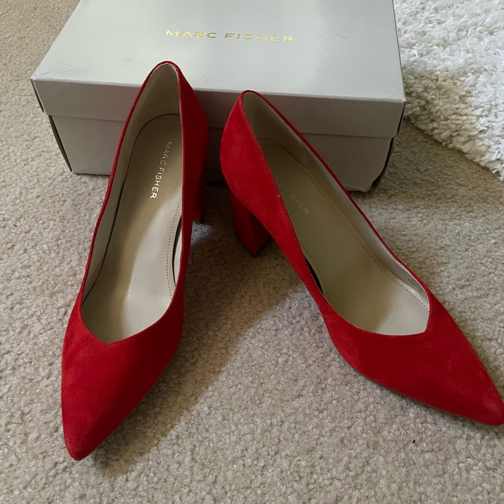 Brand New Marc Fisher Caitlin Pump Size 9.5